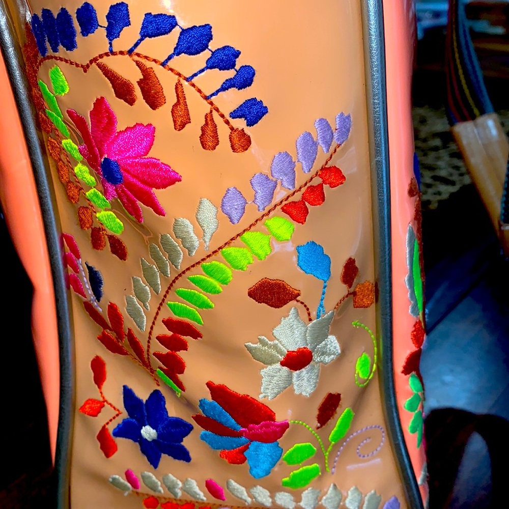 beautiful comfort bag.